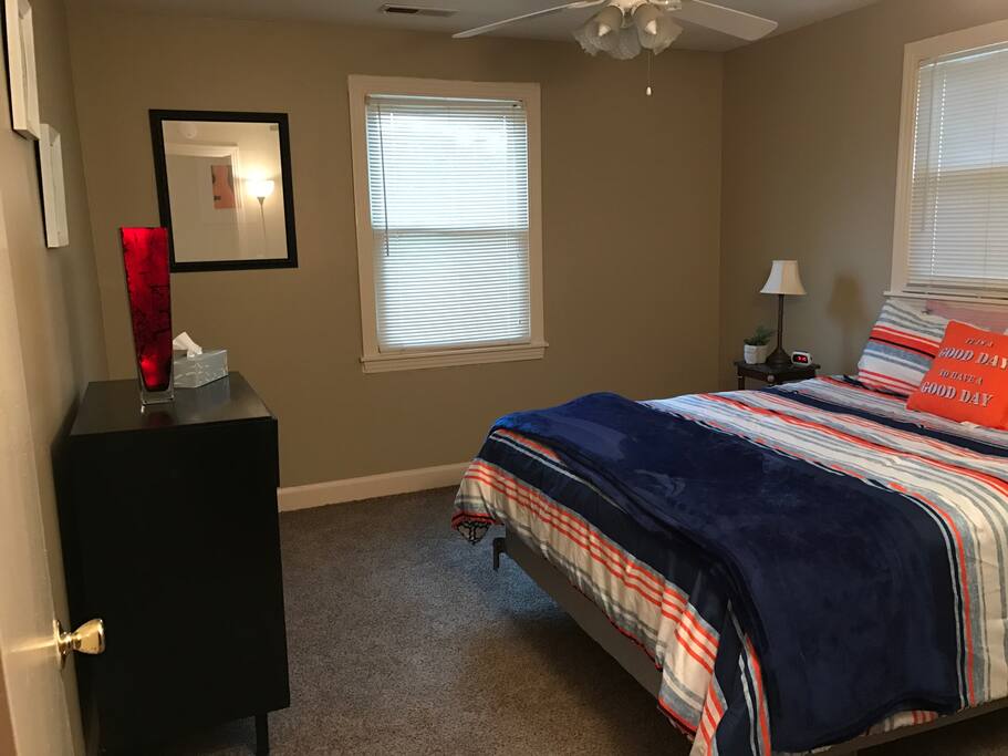 Bedroom with Queen Size Bed