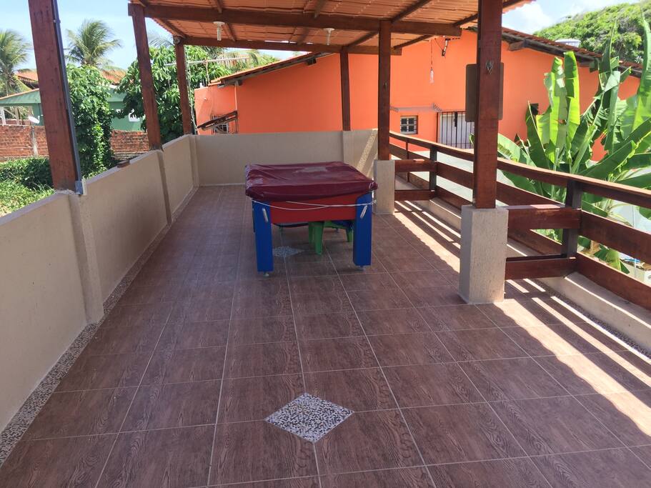 Área de lazer 1º andar com mesa de sinuca.