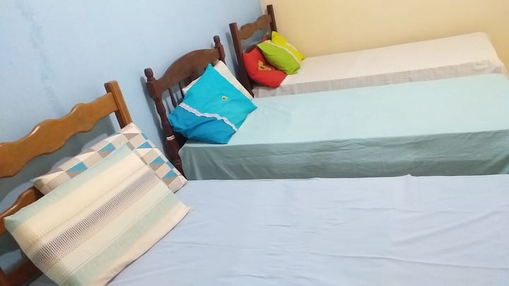 Mgeni watatu (Tunaweza   kuongeza magodoro mawili ya ziada) 