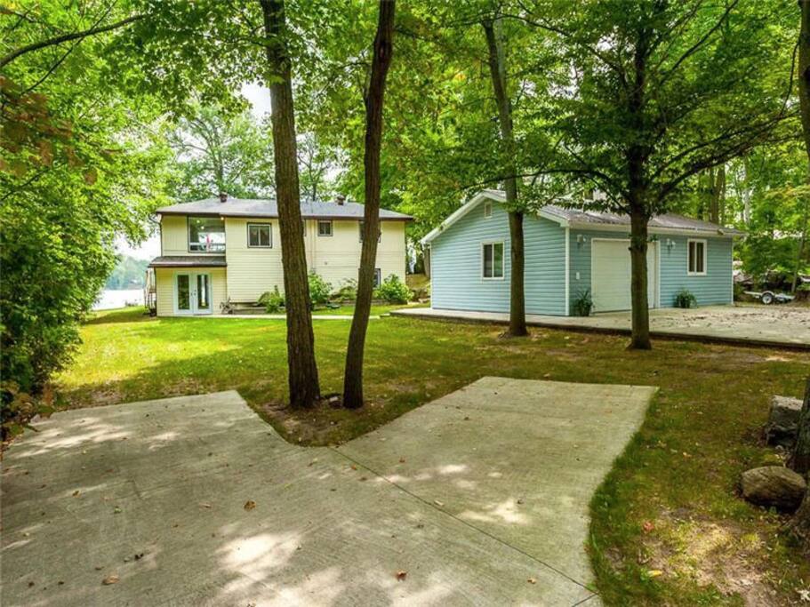 5 Car Driveway with Detached Games Room