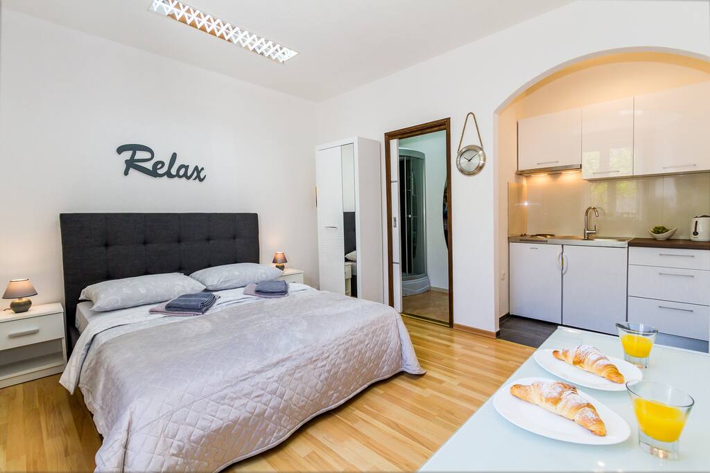 A lovely Studio for 2 is waiting for you...:)