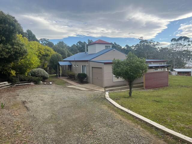 South Bruny Island Retreat – Private Spa & Sauna gallery image 5