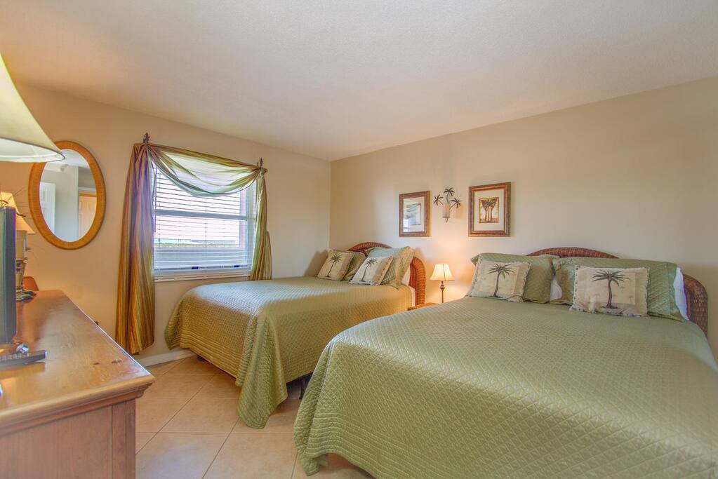 Bedroom, Indoors, Room, Bed, Furniture