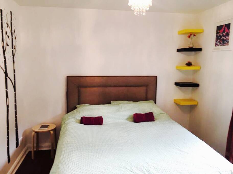 Double bedroom to accommodate two guests