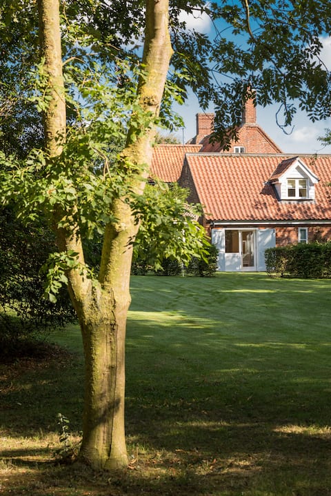 Top Airbnb: Diggens Farm Annexe in Broadland