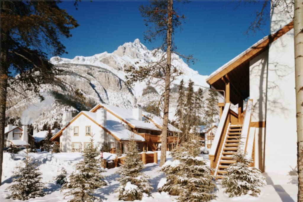 Banff Rocky Mountain 2BR, Kitchen Serviced apartments for Rent in