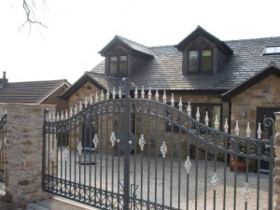 Ashlea
Outside Front