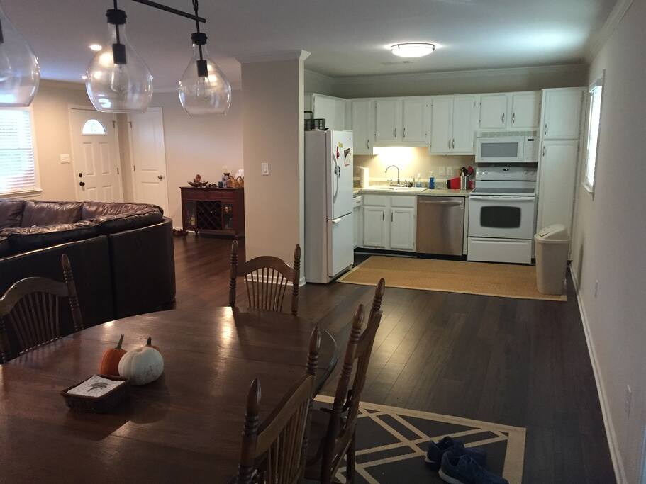 Kitchen and dining area.