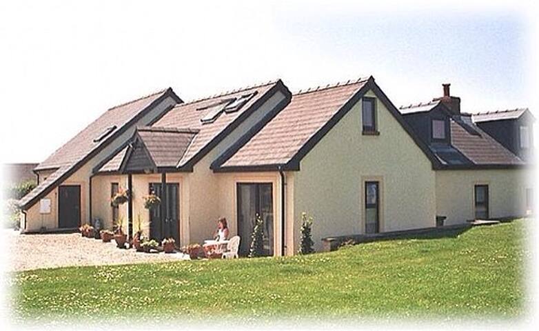 Erinfa Coastal Retreat 12 Easter Availability Cottages For