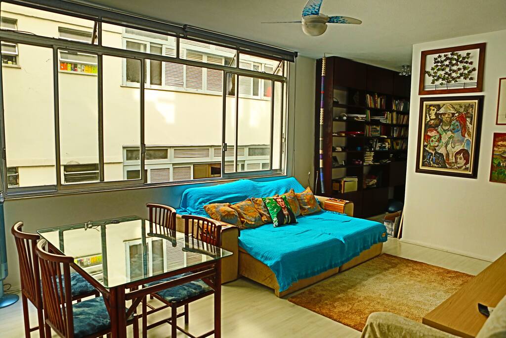 SALA ( sofá cama e ventilador de teto, TV 65 polegadas )