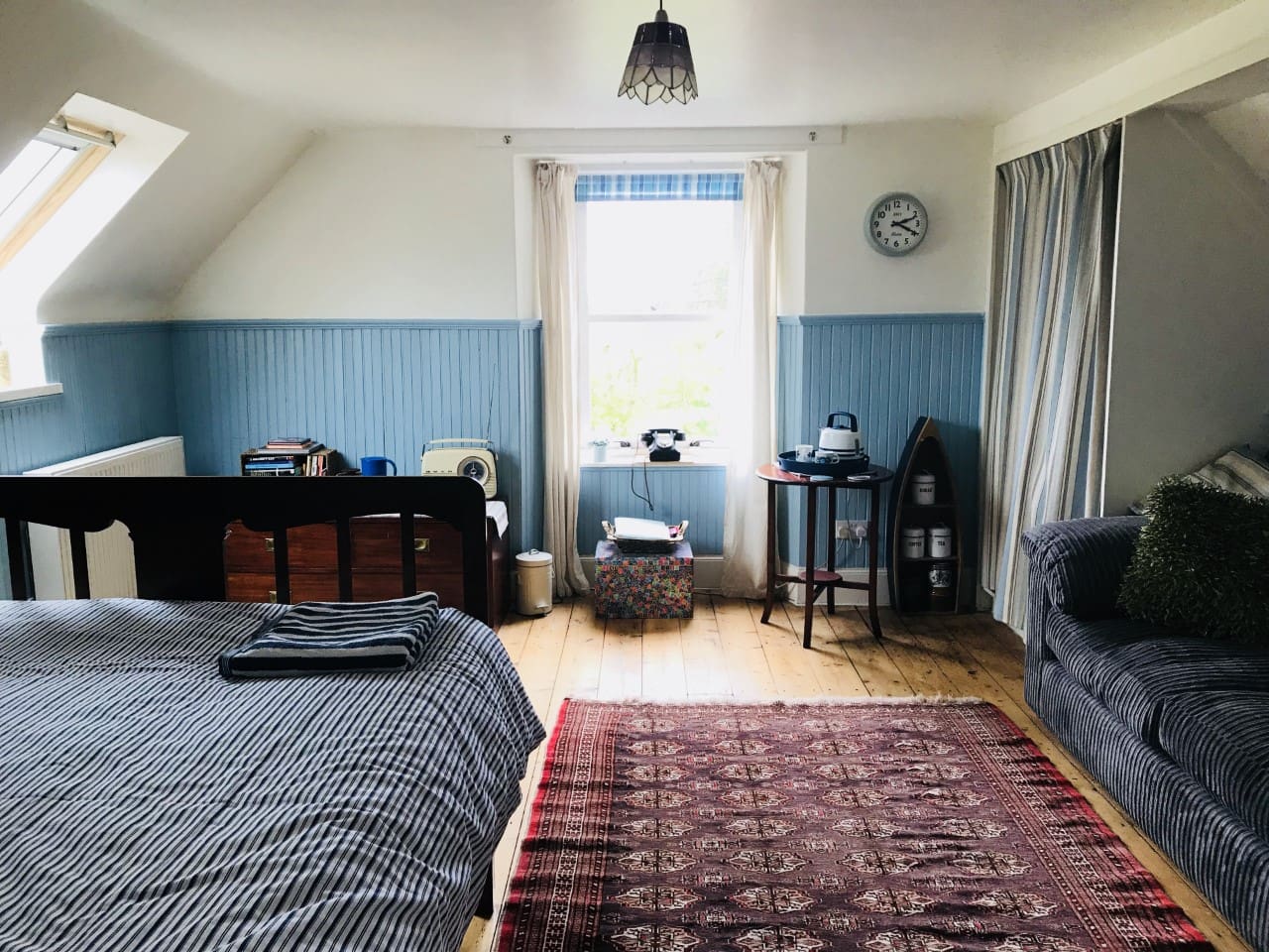 Double room with seating area, refreshments retro-style