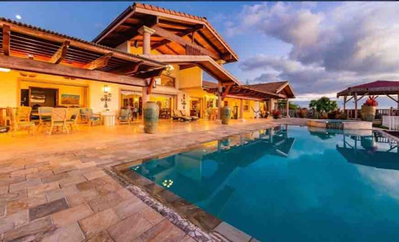 Quintessential blend of Luxury, hosted rental.