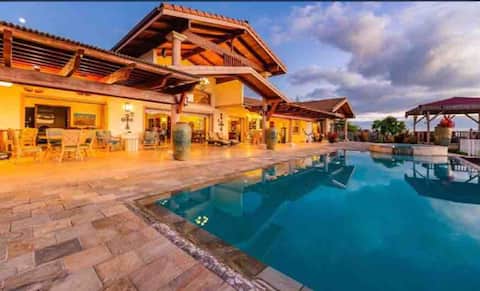 Quintessential blend of Luxury, hosted rental.