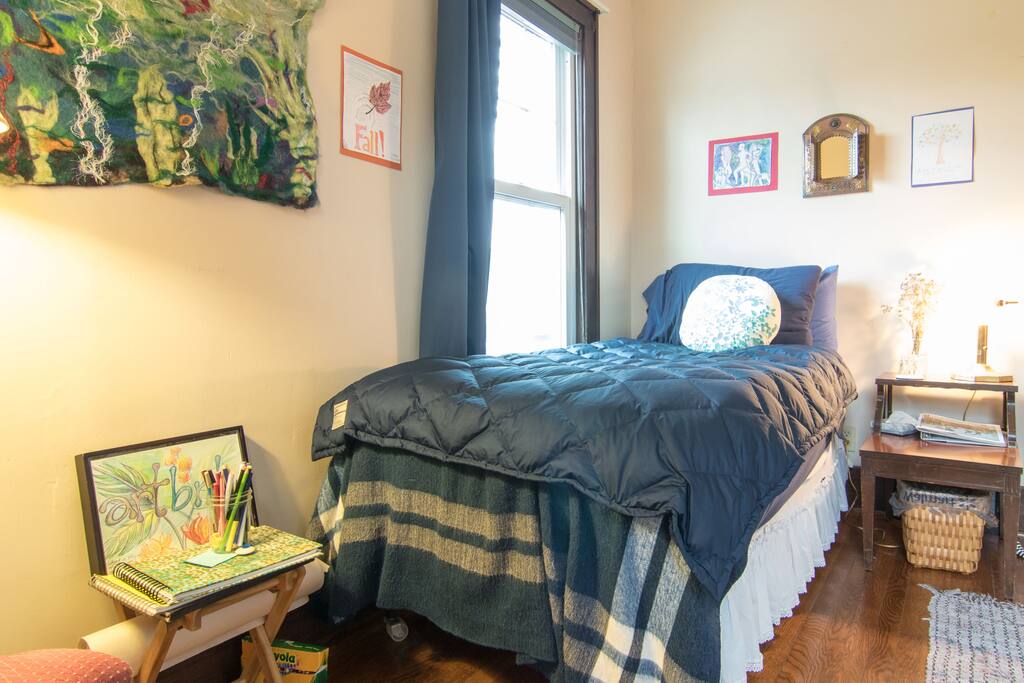 Downstairs twin bedroom