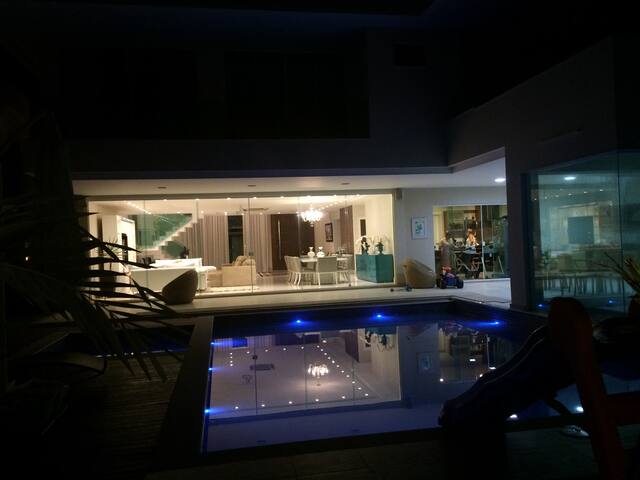 Luxury House in Condominium | 5 suites in Barra! gallery image 3