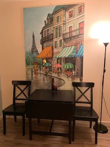 Lovely little efficiency near the beach