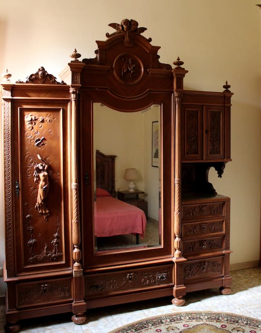 L'armadio liberty della camera da letto