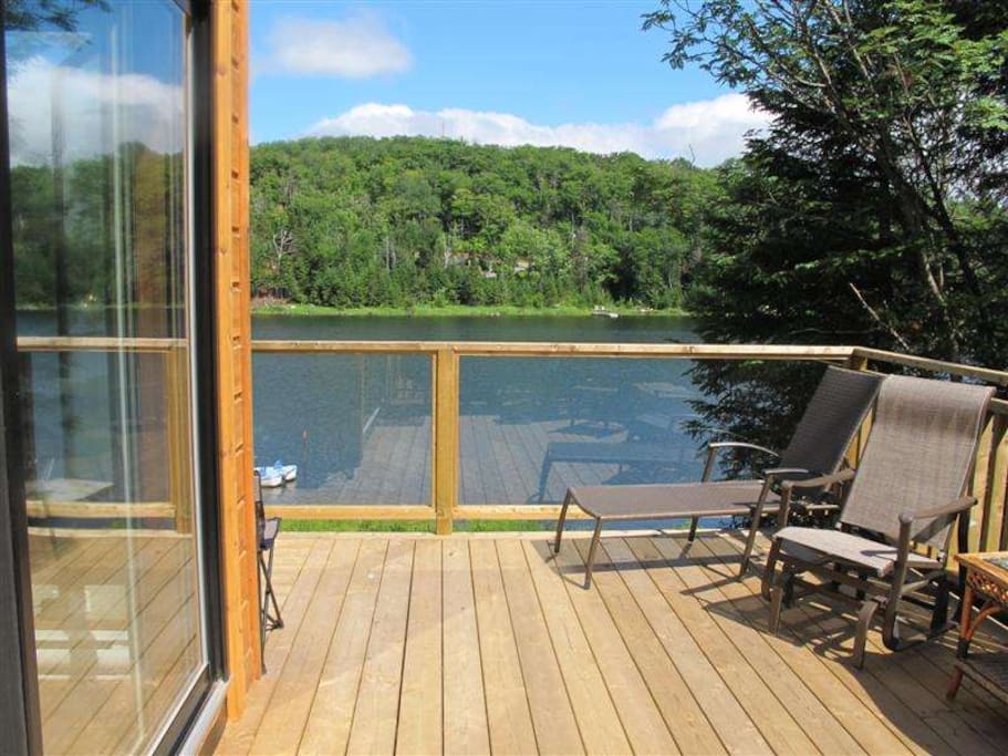 Terrasse et BBQ vue sur le lac