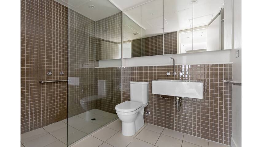 Executive Stays Southbank 2 Bedrooms gallery image 5