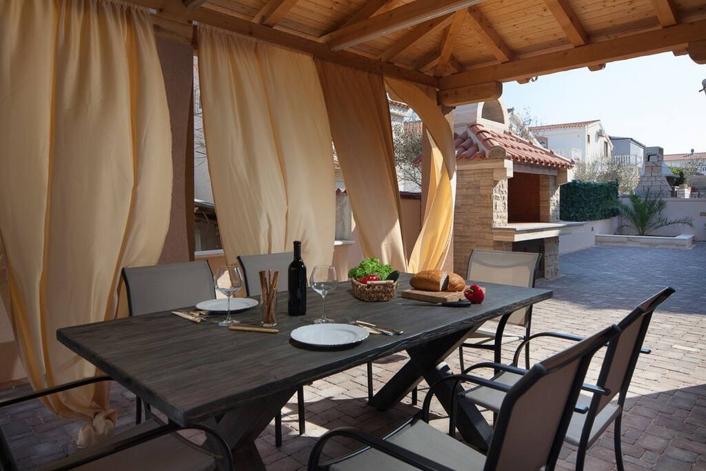 Grill pavilion
