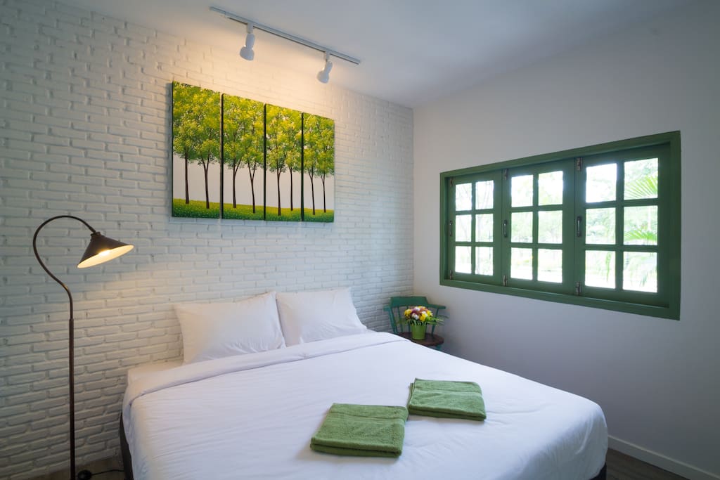 Green Villa
Feb-Nov 1,490 THB
Dec-Jan 1,790 THB