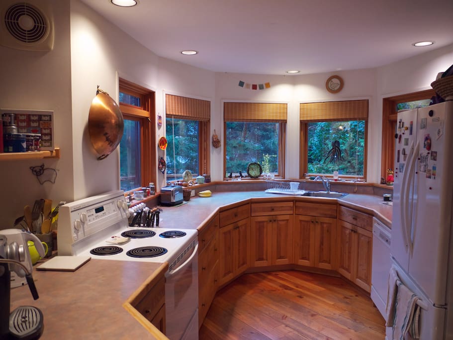 Fully equipped kitchen