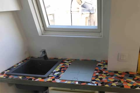 Top performing Airbnb: Charming studio for 2 people in Paris 6e Arrondissement