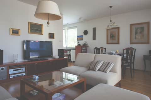 Top Airbnb: Charming Apartment in Michle