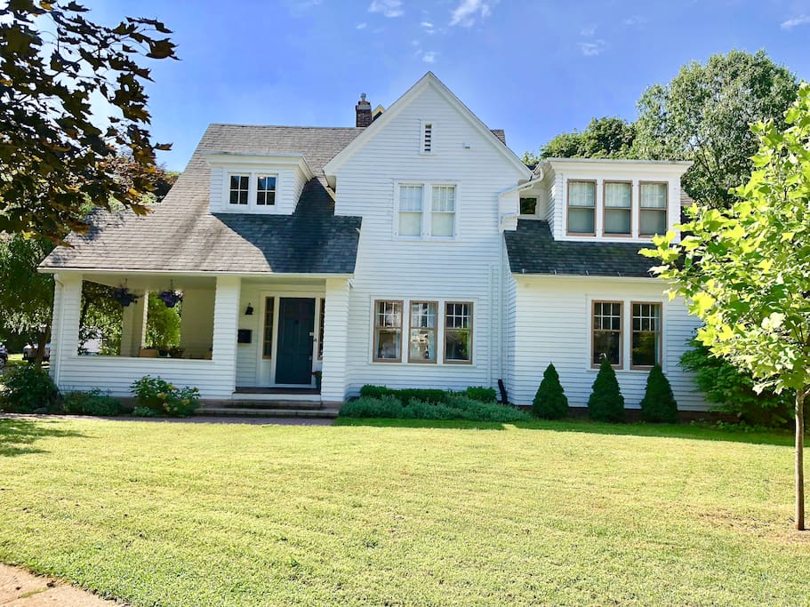 Beautiful Character Home Close to Notre Dame Houses for Rent in South