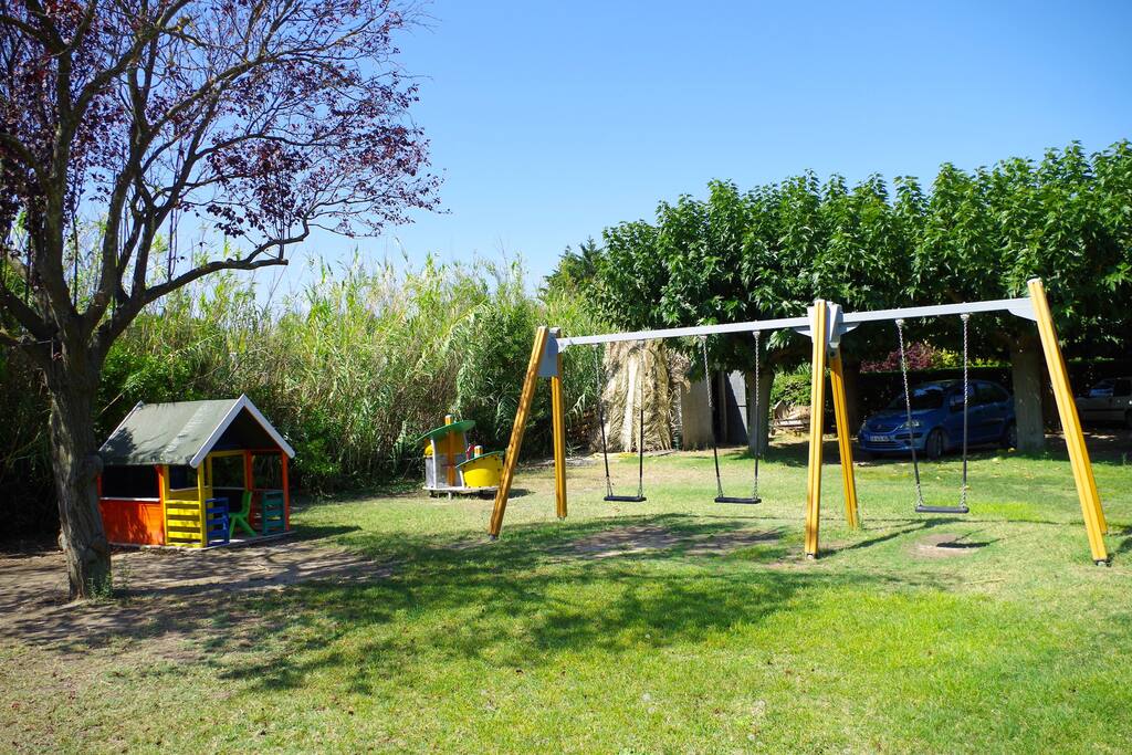 Aire de jeux dans le parc