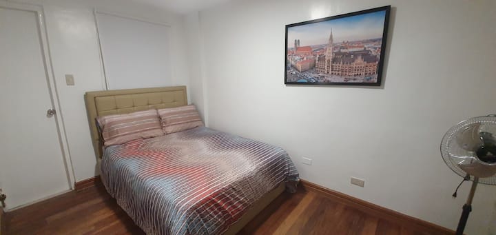 غرفة النوم رقم رقم، الطابق الثاني

- مناسب لضيفين
- مع سرير مزدوج واحد