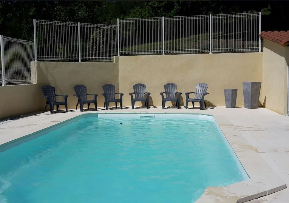 Piscine sécurisée 8x4 m
