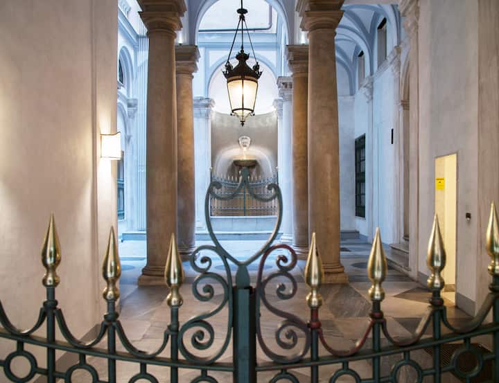 La Fontana Di Luccoli.  Stays In Historic Building - Génova