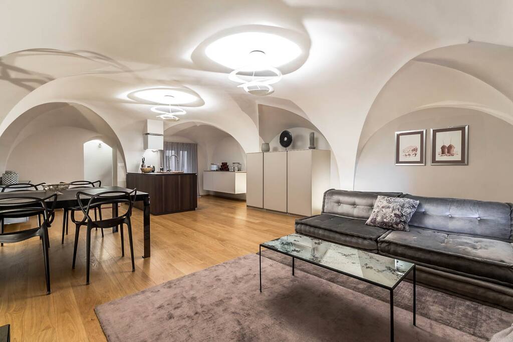 40 SQM LIVING ROOM