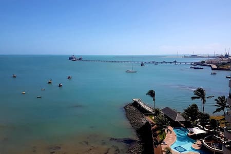 **** IATE PLAZA APARTHOTEL  ****