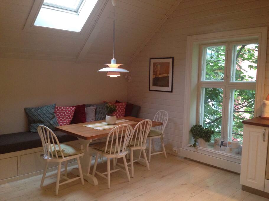 Kjøkken med morgensol