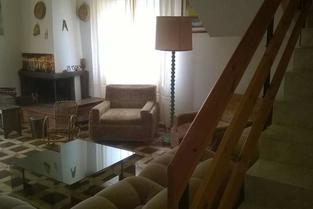 sala e scala per piano superiore