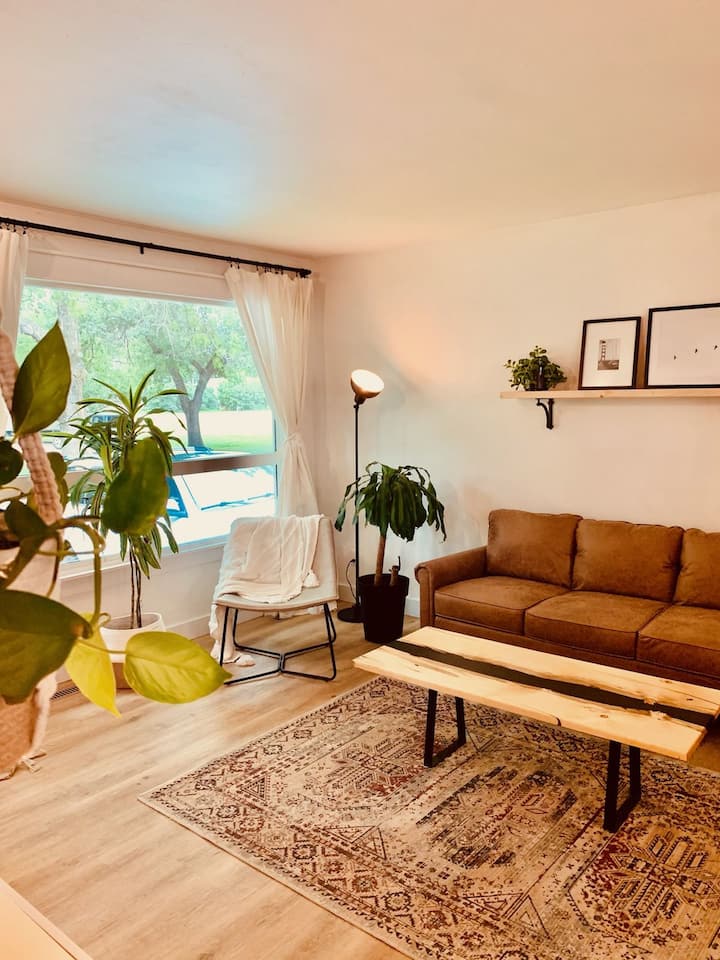 Bright And Cozy Bungalow In Dauphin - Dauphin