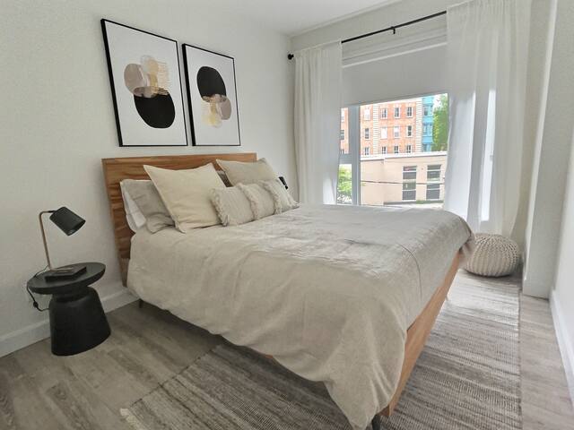 🍁 Generations II 4BD/2BAtH Parking +AC 🍁297611 gallery image 5