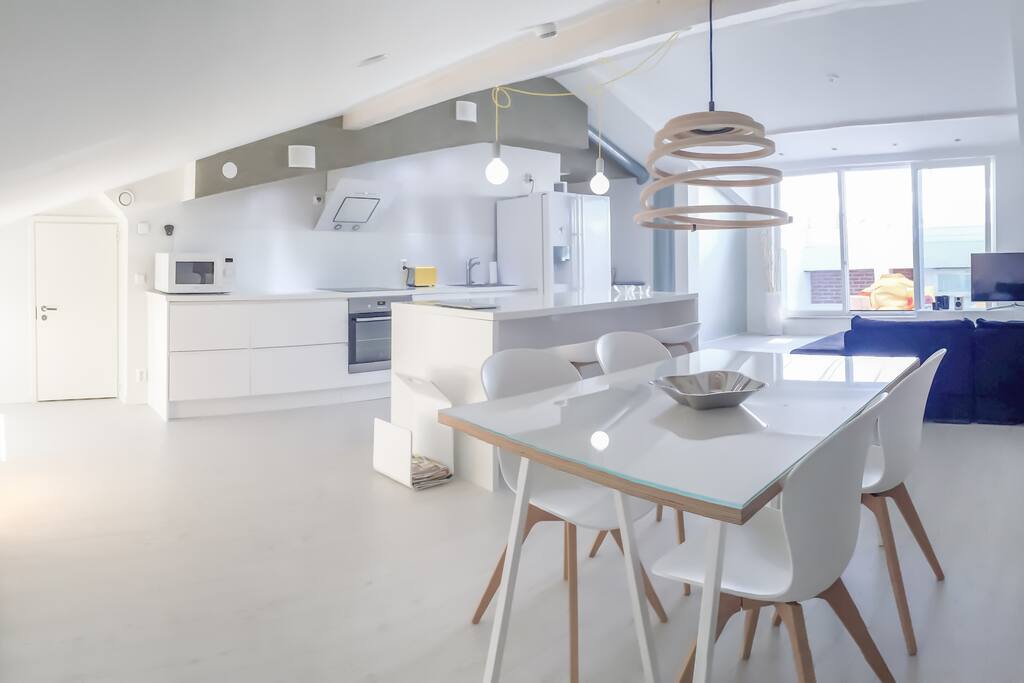 Floor space is around 80 sqm