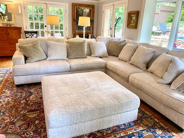 Green Hills Executive Home w/ pool, long term gallery image 4