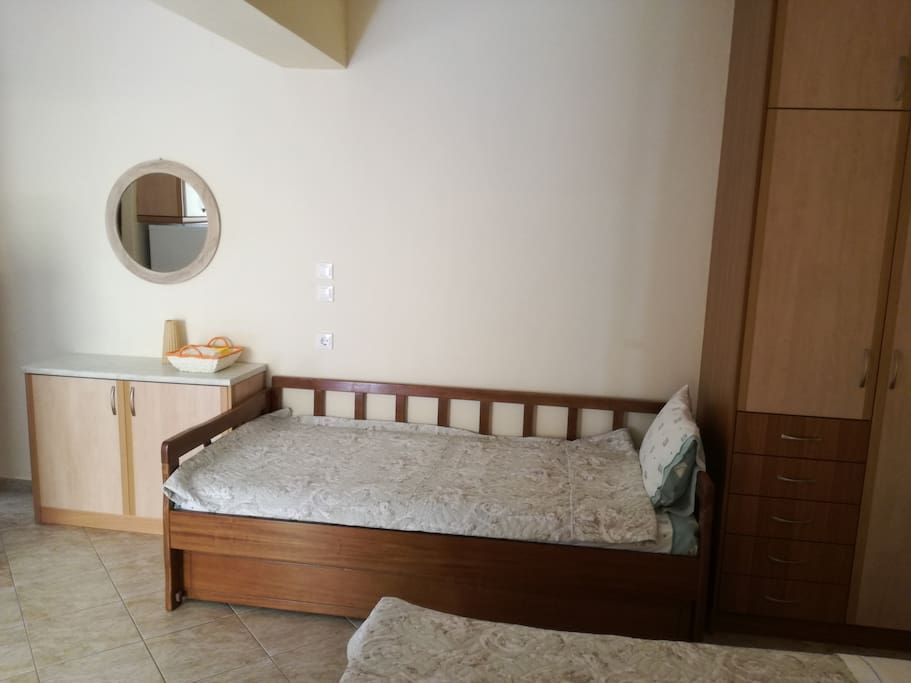 Single bed 90x200