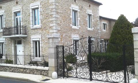 Maison de Maitre with pool