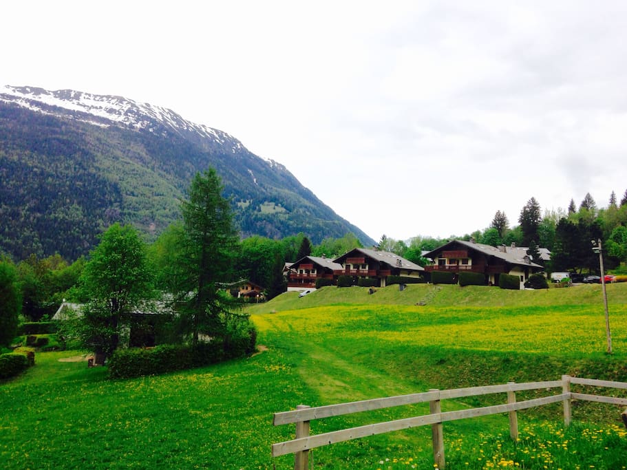 Les chalets de la résidence des Alpages 3 où se trouve l'appartement.