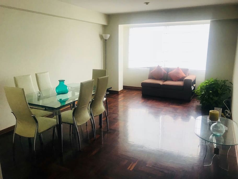 Sala de estudio y reuniones.