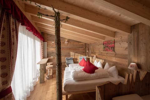 Casa sull'albero nelle Dolomiti