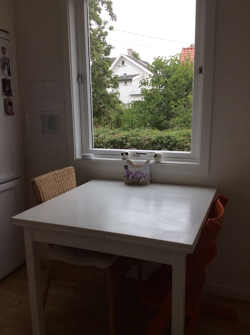 Doning table in kitchen. I prefer to eat breakfast here, but there is only room for 3, so probably doning table in living room is better.