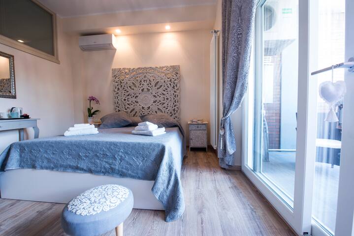 Romantic House for Family or Group gallery image 2