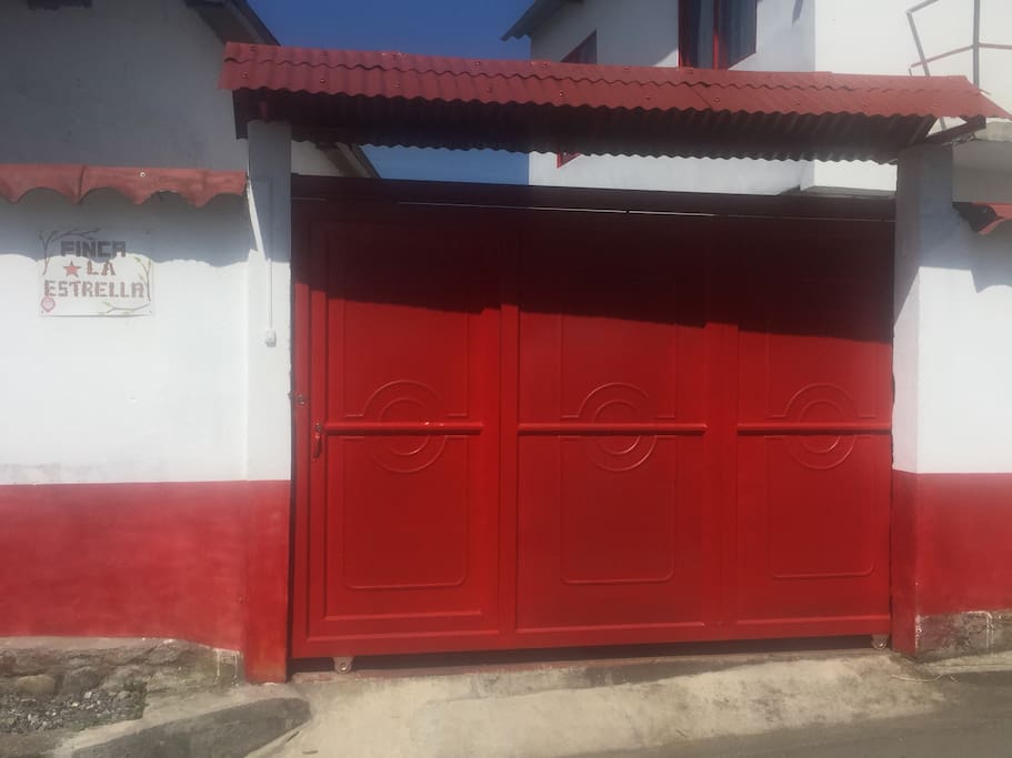 Parte frontal de la propiedad (finca la estrella)