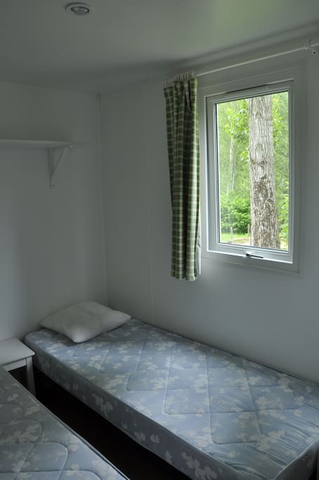 Chambre 1 et 2, la chambre 3 comporte un lit double.